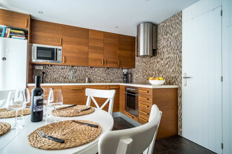 Rent in Palma: Apartment in Portixol - Kitchen