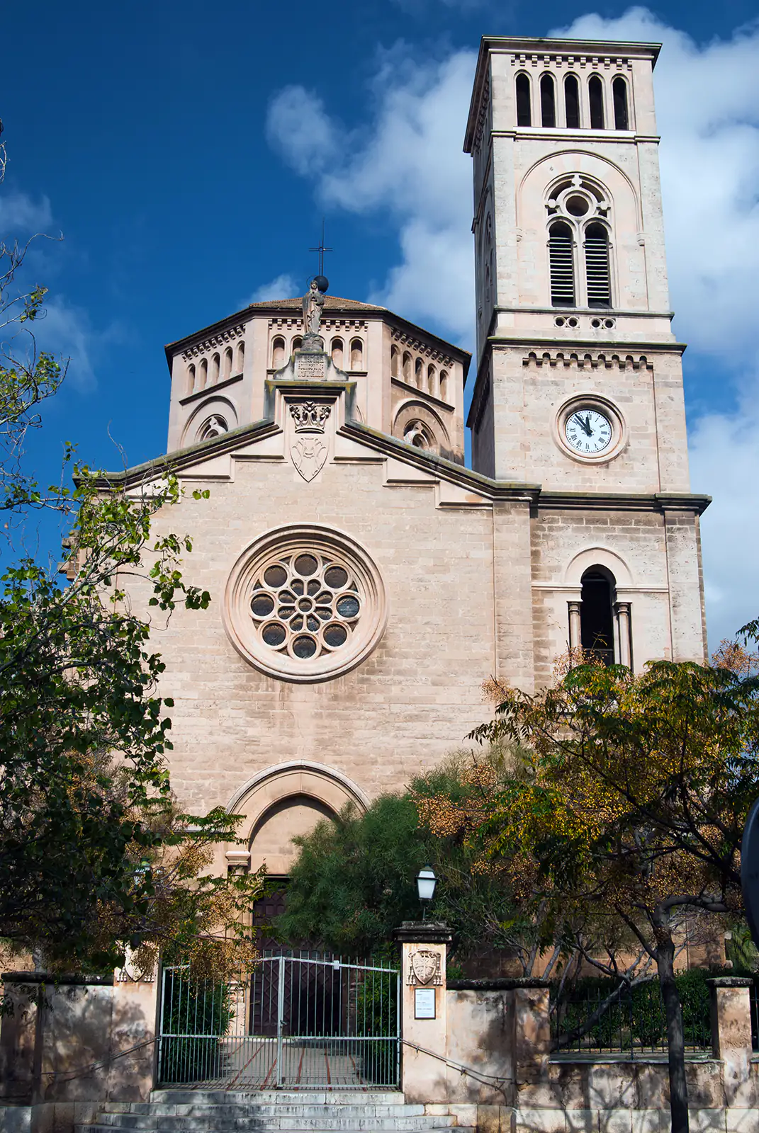 Mejor ubicación-Mallorca-Santa-Catalina--Iglesia